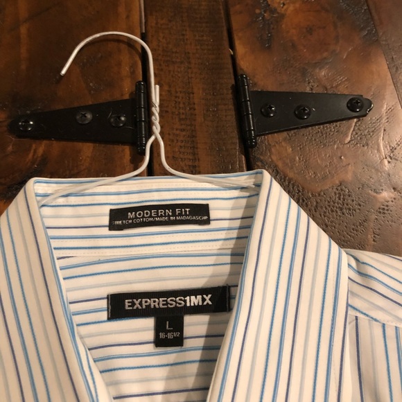 Express button down - Picture 3 of 3